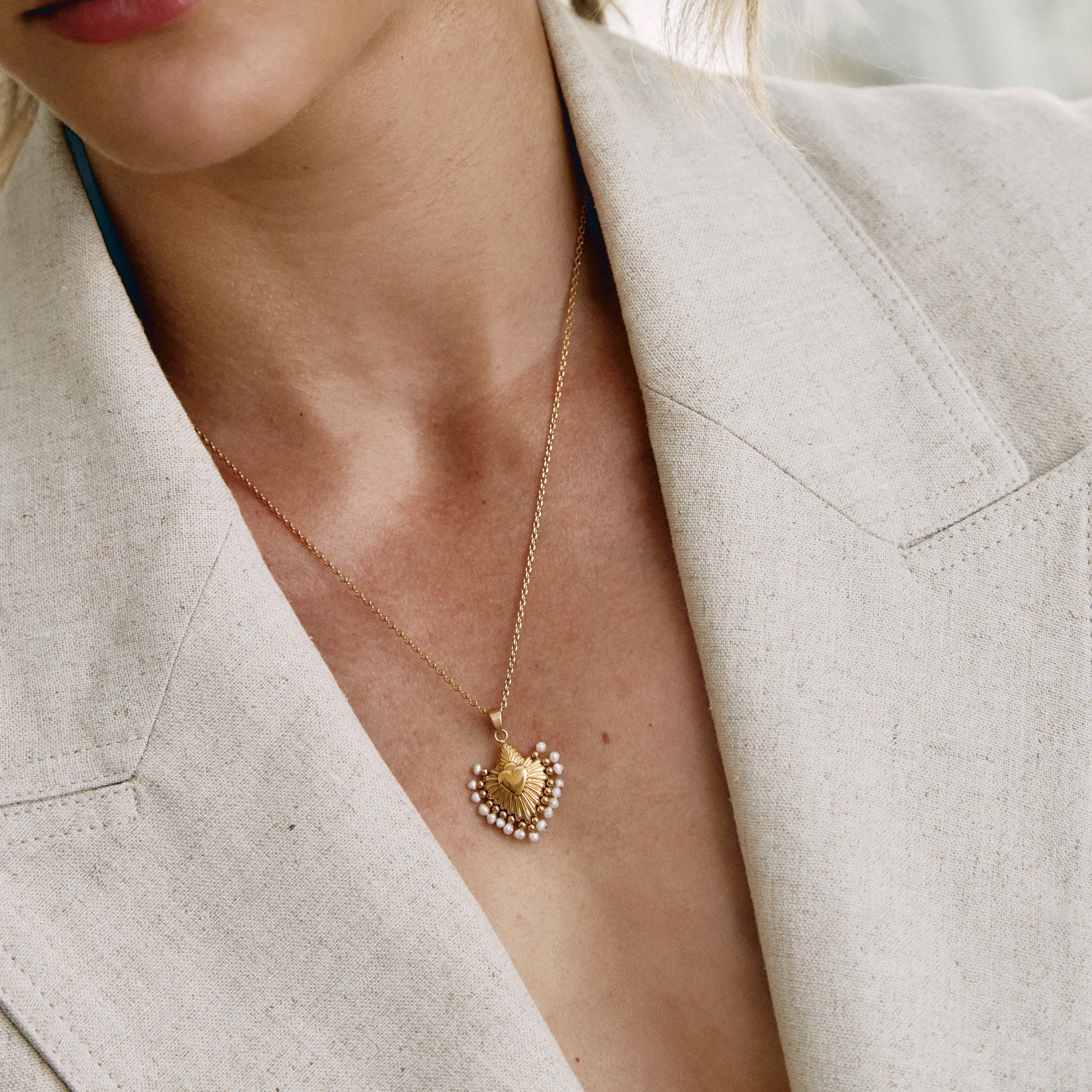 'DETENTE WITH PEARLS STONES'