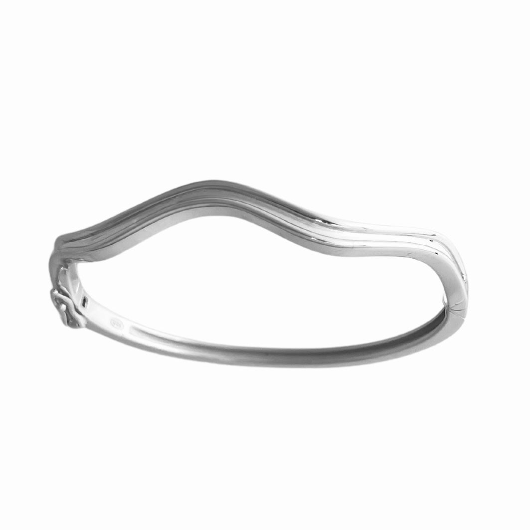 Curvy Solid Bangle